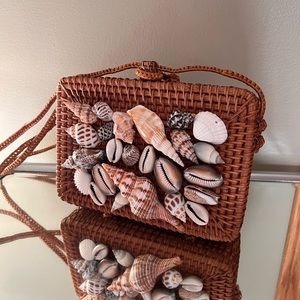 Seashell Crossbody Rattan Bag